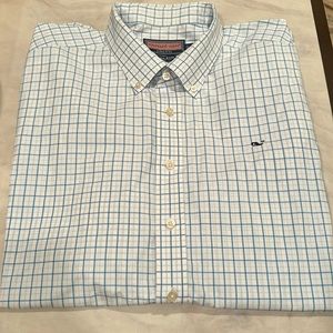 Men Vineyard Vines long sleeve shirt